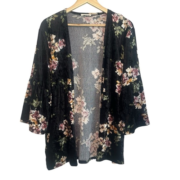 Promesa Tops - Women's 2X PLUS Black Velvet Floral Whimsigoth Flare 3/4 Sleeve Open Front Top